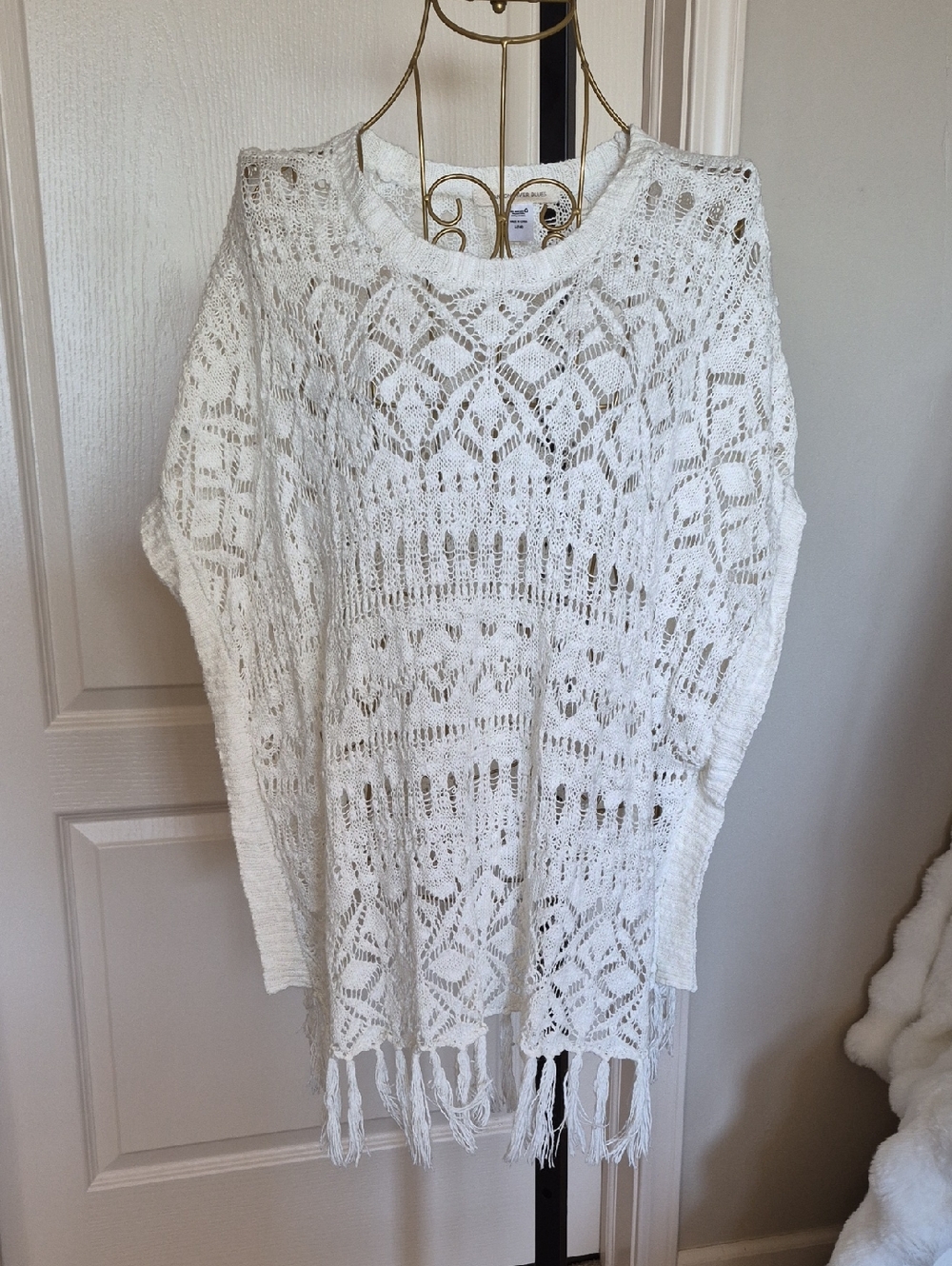 Canyon River Blues Open-Knit Fringe Poncho Pullover in Soft Ivory Size L